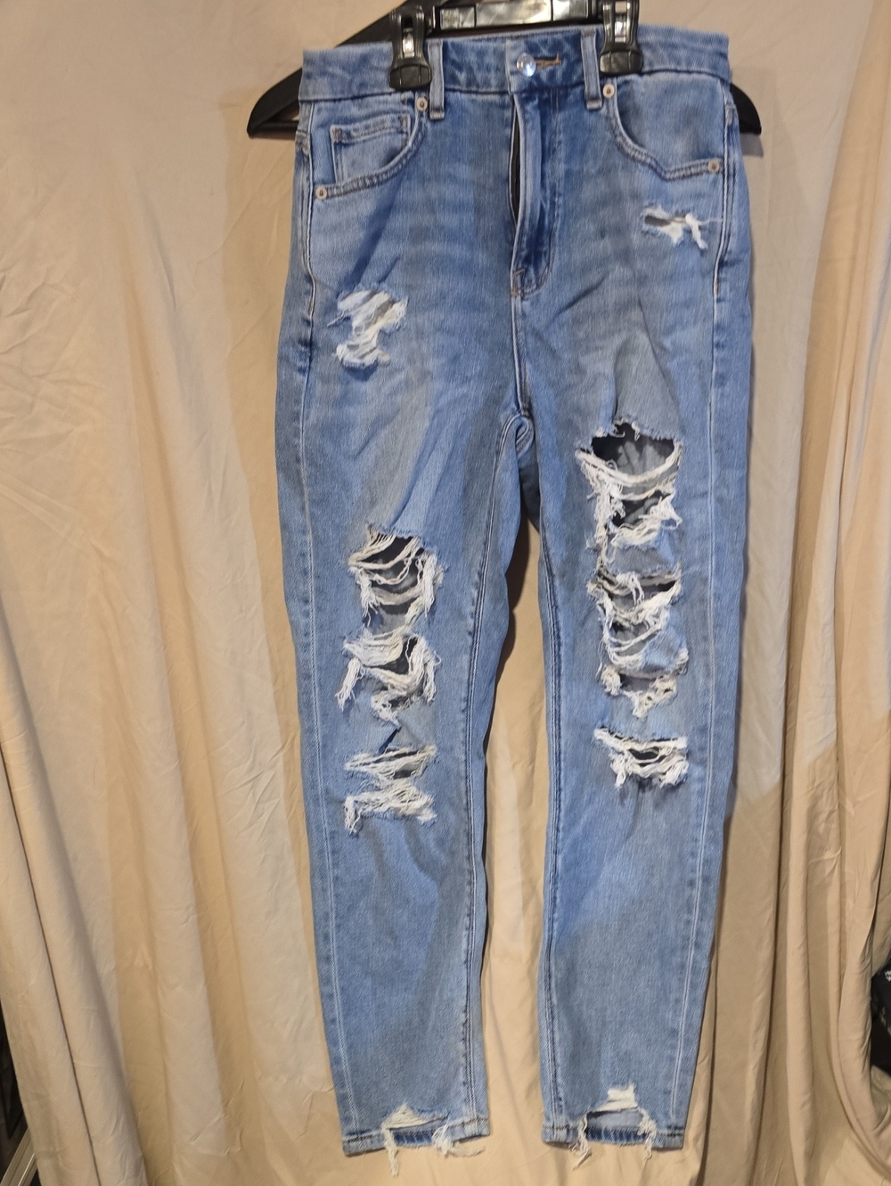 American Eagle Outfitters Light Blue Distressed Skinny Jeans